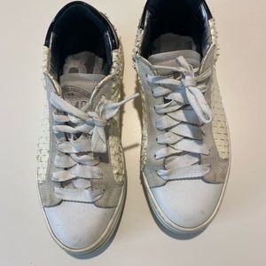 P448 - Cream/Grey/Black Textured Sneaker (size 8)